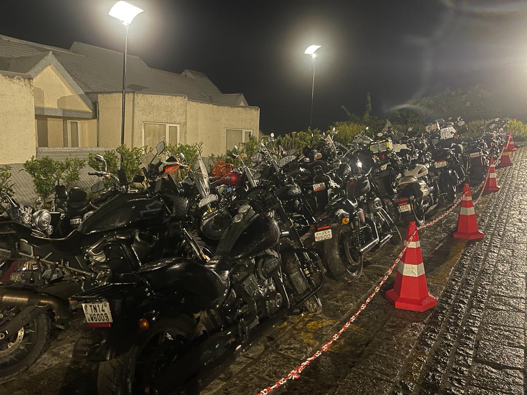 MoT_Bikers's tweet photo. H.O.G Overnight Ride to #Ooty.
#harleydavidson @HarleyIndia @harleydavidson #BIKER #bikerlife https://t.co/CAjD1RUgUN