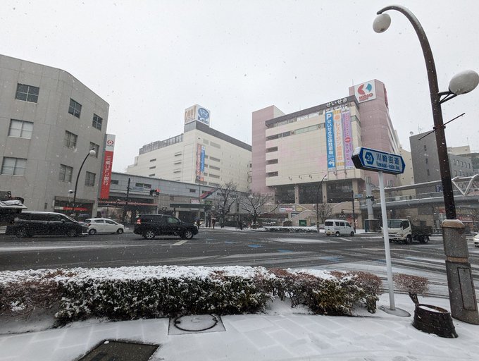聖蹟桜ヶ丘の雪背景 https://t.co/u7BcTrdv2v