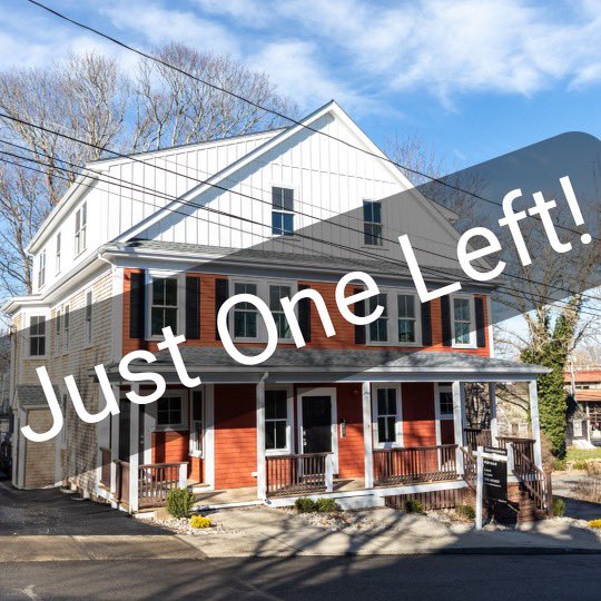 Open House Saturday 11am - 12:30pm. Top floor 2 bed 2 bath brand new condo with awesome ocean views. Downtown Plymouth MA. Four of five units in the building have sold. Therefore Just One Left! 5 Stephens St Unit 5A $575,000
#justoneleft #plymouthma #oceanviews