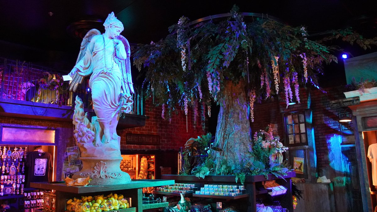 bioreconstruct on Twitter "The Mardi Gras Tribute Store has a bead tree."