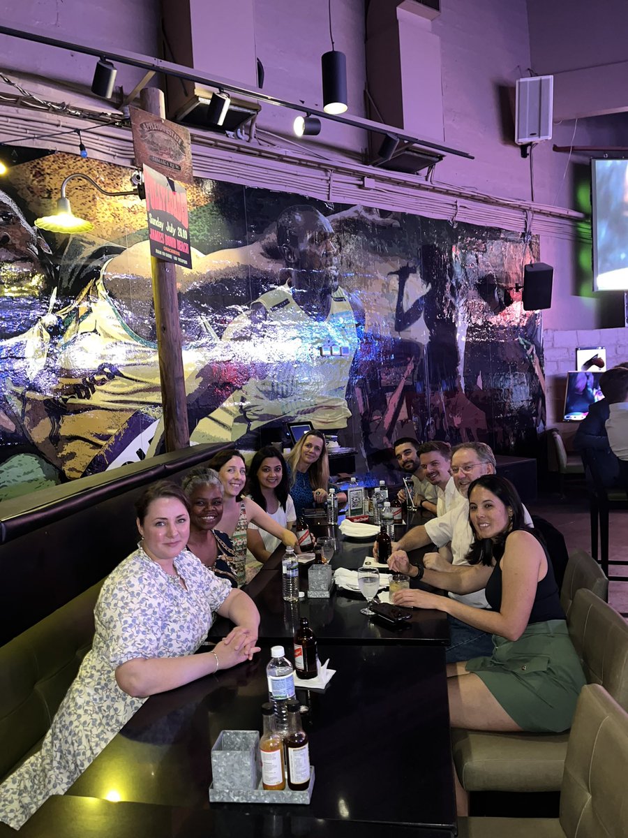 hankin_anna's tweet image. Final night in sunny #Jamaica 🇯🇲 at the CSC Caribbean meeting, before returning to London. At Usain Bolt's Tracks &amp;amp; Records Kingston #tracksandrecords with @RobinWGrimes @TheSolarChemist @Reshma_R_Rao @CzerneReid and new colleagues and friends 😊
