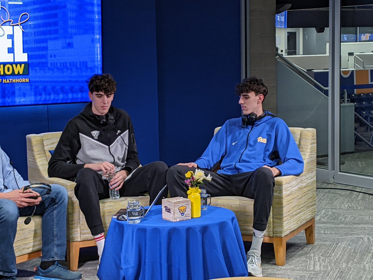 JosephMattis's tweet photo. Talking X's and O's with the University of Pittsburgh Men's Head Basketball Coach, @jeffcapel and hanging with Pitt's basketball players, Diaz-Graham twins during the taping of the Jeff Capel Show.Thanks for a fun night.
@Pitt_ATHLETICS @Pitt_MBB @PittPantherClub  @937theFan https://t.co/rWla0HEv2l