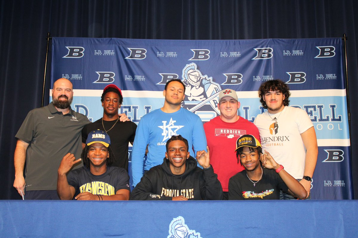 Officially a Hornet !🐝#AGTG #StingersUp #Stinger2023
<a href="/DibbleTj/">TJ Dibble</a> <a href="/LDBellFootball/">L.D. Bell Football</a> <a href="/davewiljr/">Coach Wilson</a> <a href="/LionHearted7v7/">LionHearted 7v7</a> <a href="/its_tgriffin/">Coach Griff HSSCC, USAW-L1</a> <a href="/CoachTeeHarris/">Tyler Harris</a> <a href="/esuhornetsfb/">ESU Hornet Football</a> <a href="/_CoachCod/">Jevaughn “Jcod” Codlin 🐢</a> <a href="/CoachGHiggins/">Coach Higgins</a>