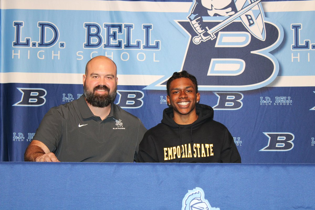 DarriusCarter_'s tweet photo. Officially a Hornet !🐝#AGTG #StingersUp #Stinger2023
@DibbleTj @LDBellFootball @davewiljr @LionHearted7v7 @its_tgriffin @CoachTeeHarris @esuhornetsfb @_CoachCod @CoachGHiggins https://t.co/HghIN2AANz