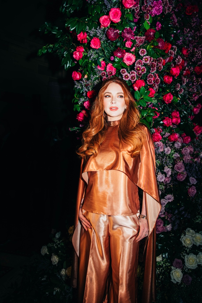 nyfw's tweet photo. Yessss Lindsay yesss ✨ #LindsayLohan at #ChristianSiriano 

📸: @smallgirlbiglens https://t.co/spGEti5zdl