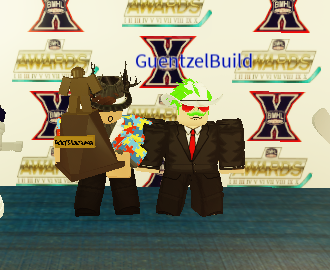 BMHLWinterhawks's tweet photo. ET4NO is holding GuentzelBuild's Koolboy Owner of the Year! Well deserved, better luck next time for the Owner of the Winterhawks. https://t.co/yhHJAwsEBs