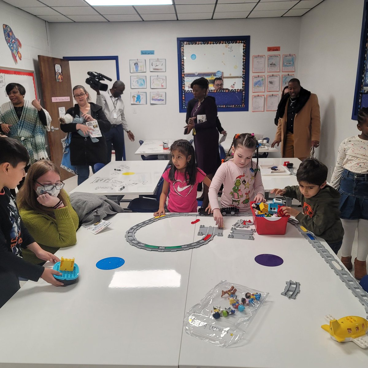 DrMauricio's tweet photo. So proud of our Facilities department for taking a large hallway and creating a STEAM class for our gr. K &amp; 1 students!  Coding, thinking, creating, collaborating, enjoying and learning...all happen in the Wonder lab.  
#mauriciosmoments @PeekskillCSD @RebeccaAvilesR1 https://t.co/4wxiqQZt8v