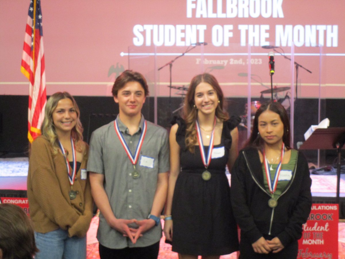 TheFVillageNews's tweet photo. Students of the Month inspire their community ⭐️👏🏻🥰
Read the full story on our website ⤵️
https://t.co/HOgVRhqBwU
📸 Village News/Lucette Moramarco photo
#news #studentsofthemonth #fallbrookunionhighschooldistrict #fallbrookhighschool #fourstudents https://t.co/IFxTbnGeu5