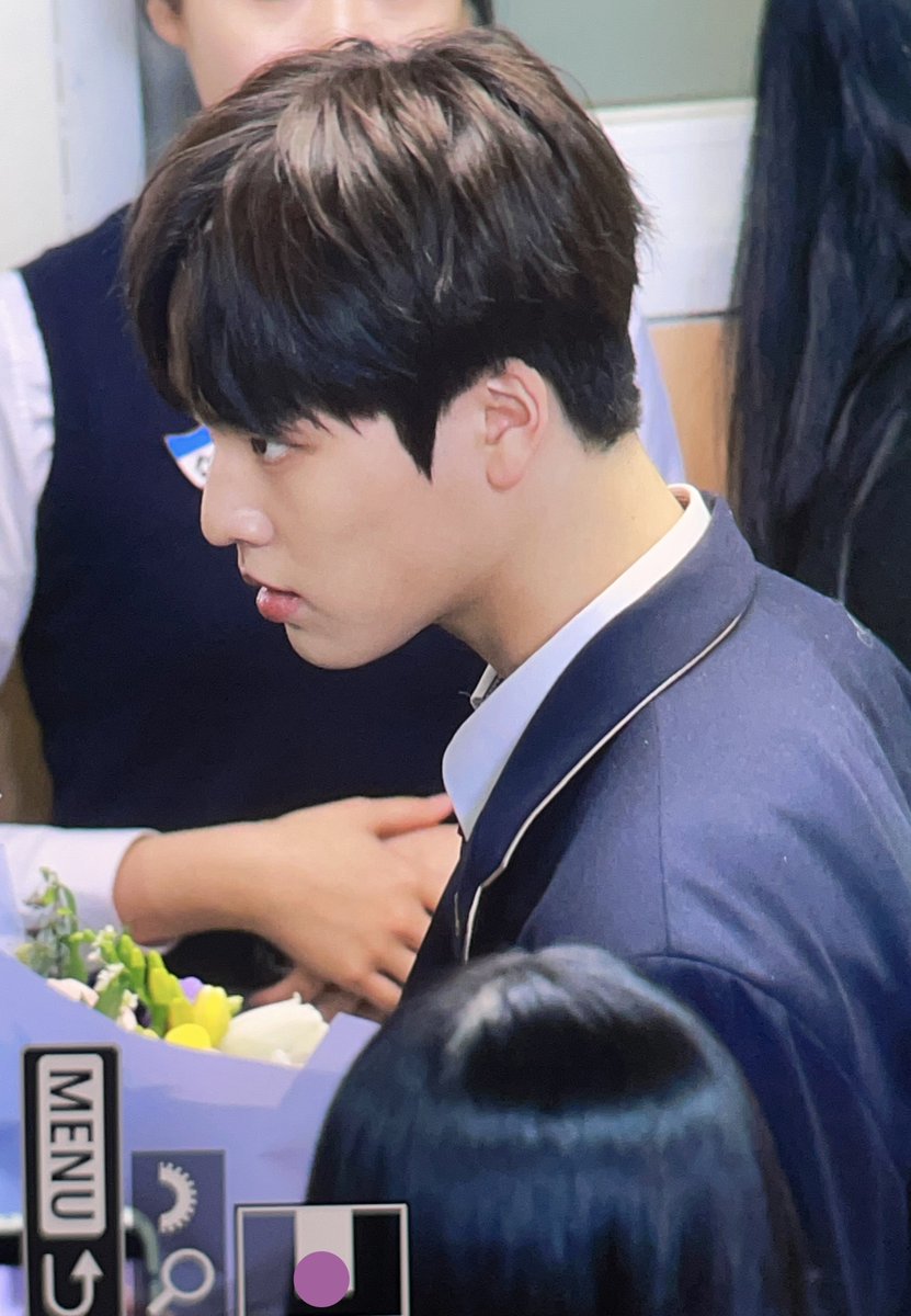 for_t0ninam's tweet photo. 230210 한림 졸업식

도현아 졸업 축하해🎓💐

#DOHYON #NAMDOHYON #남도현 https://t.co/5u7z1pmDAp