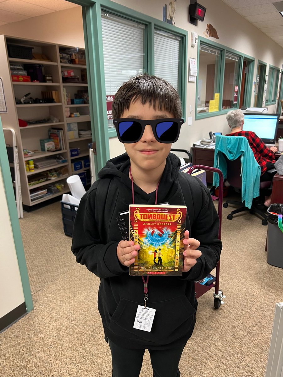 BeckJHLibrary's tweet photo. These internet awesome bulldogs won our Content Creator Challenge for Digital Citizenship Week! Congratulations 🎉 ! #katydigcit @kisdsectech @katy_libraries #katylibraries @BeckJuniorHigh #connectatbeck #bjhnolimits @librarianerh https://t.co/ocN7Qe5lJL
