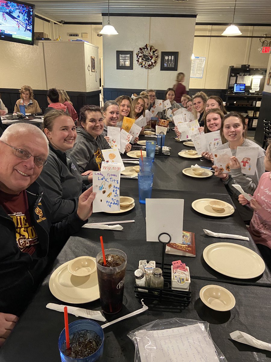 GibSouthernWBB's tweet photo. Thank you to Sts. Peter and Paul kindergarten students for the cards, Carriage Inn for hosting us for our dinner, and the Inglers having us over for dessert! #gswbb #regionalweek https://t.co/WwGsnnQXMH