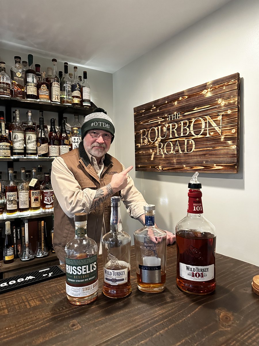 Toe Tappin &amp; Whiskey Sippin with Firebird Bo Garrett

<a href="/FirebirdBo/">Bo Garrett</a> visits us to sip on a little whiskey and pick on some tunes on his custom made "gobble box".

Apple Podcasts 👉 podcasts.apple.com/us/podcast/toe… 

Google Podcasts 👉 podcasts.google.com/feed/aHR0cHM6L… 

#thebourbonroad #bourbon