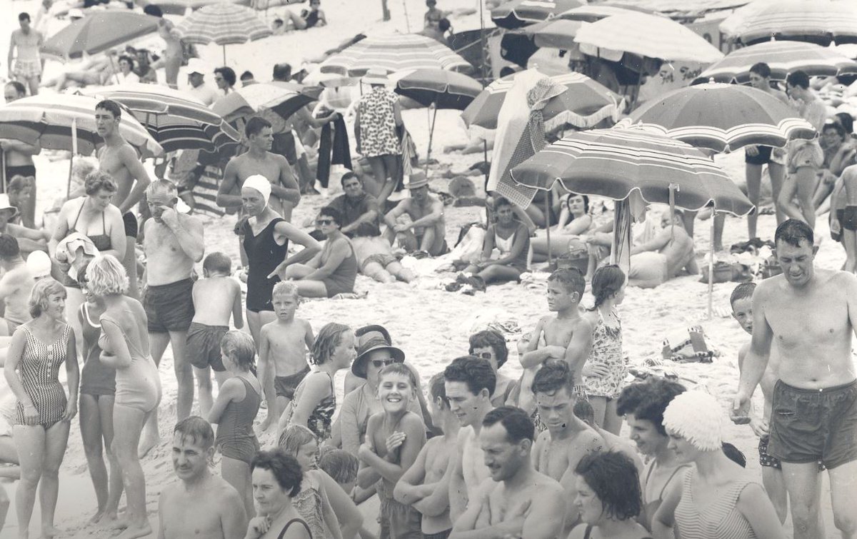TownOfCambridge's tweet photo. Flashback Friday! A look at a crowded City Beach in the early 1960s.
Photo courtesy of the Town of Cambridge Local Studies Collection.
#flashbackfriday #townofcambridge #localhistory #citybeach #perthbeach #perthbeaches #perth #classicphotos #perthhistory https://t.co/orPOdzOS9b