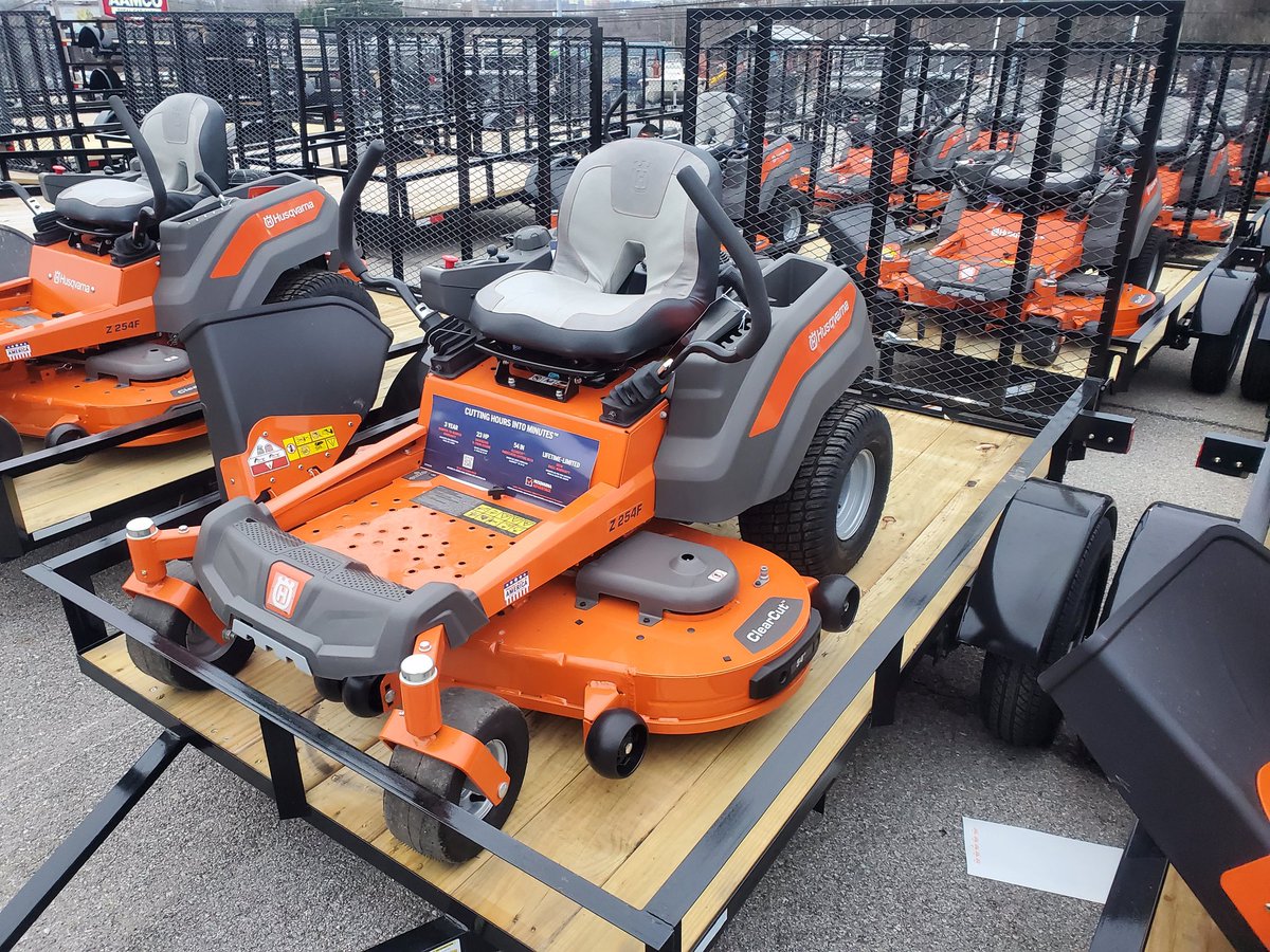 bigwhyte00's tweet photo. ZERO-TURN MOWING BUNDLES

STARTING AT $4998

BUNDLE INCLUDES 
MOWER TRAILER BLOWER TRIMMER AND FUEL
FINANCING AVAILABLE WAC 

CALL JEREMY AT 865-500-3778 OR
865 356 5105 

KNOXVILLE POWERSPORTS 

CUB CADET HUSQVARNA AND BOBCAT 

COME SEE ME https://t.co/lzEwd6d7Wq