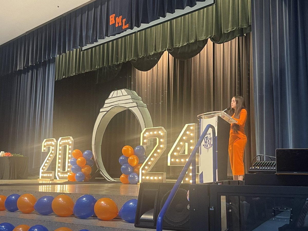 J_Ramirez991015's tweet image. Great night with my #Awesome #Upperclassmen #WeAreHML #JuniorRingCeremony @HerffJonesMiami @dpika31 @MDCPSNorth @MDCPS @news_hml @HMLYearbook2021
