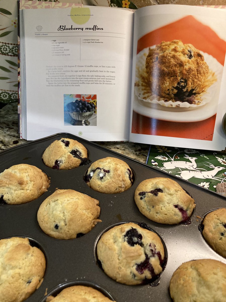 BarringtonKC's tweet photo. Got bored. . . baked up some Blueberry Muffins 🫐👨‍🍳recipe courtesy ⁦@SweetAuburnBred⁩ #tasty https://t.co/vSiDGGLuBu