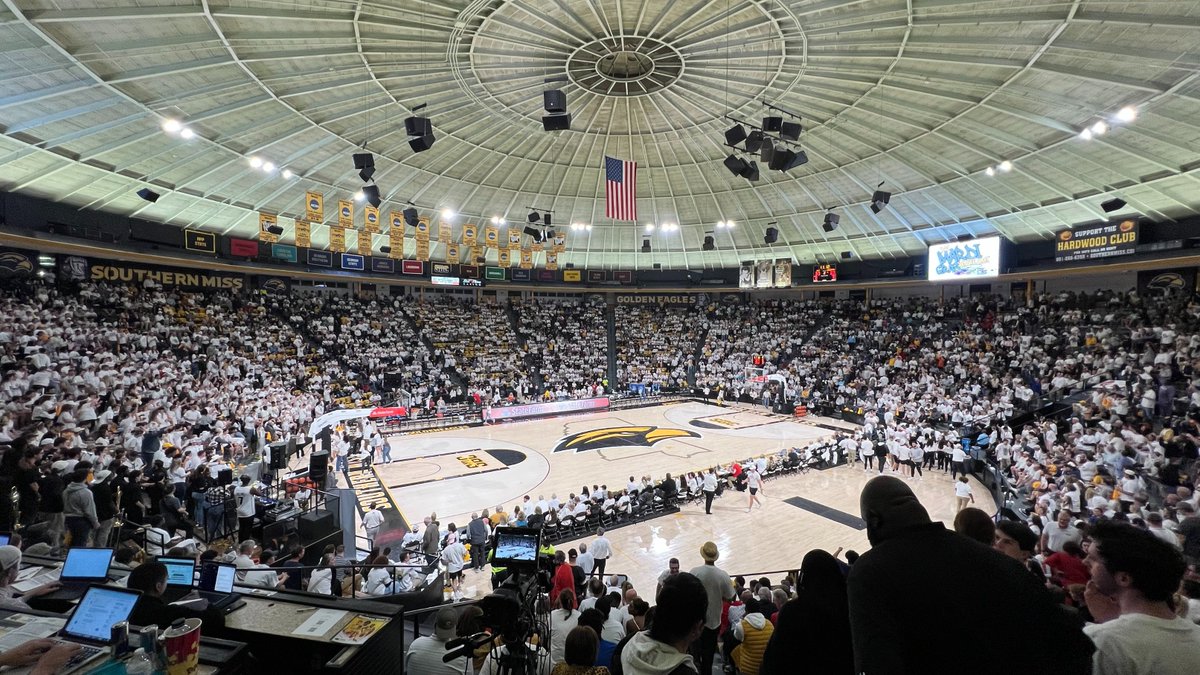 SouthernMissMBB's tweet photo. 8⃣,0⃣9⃣7⃣

Fifth-largest crowd in Reed Green Coliseum history ❕

#LaFamilia | #SMTTT https://t.co/FTysBItAT3
