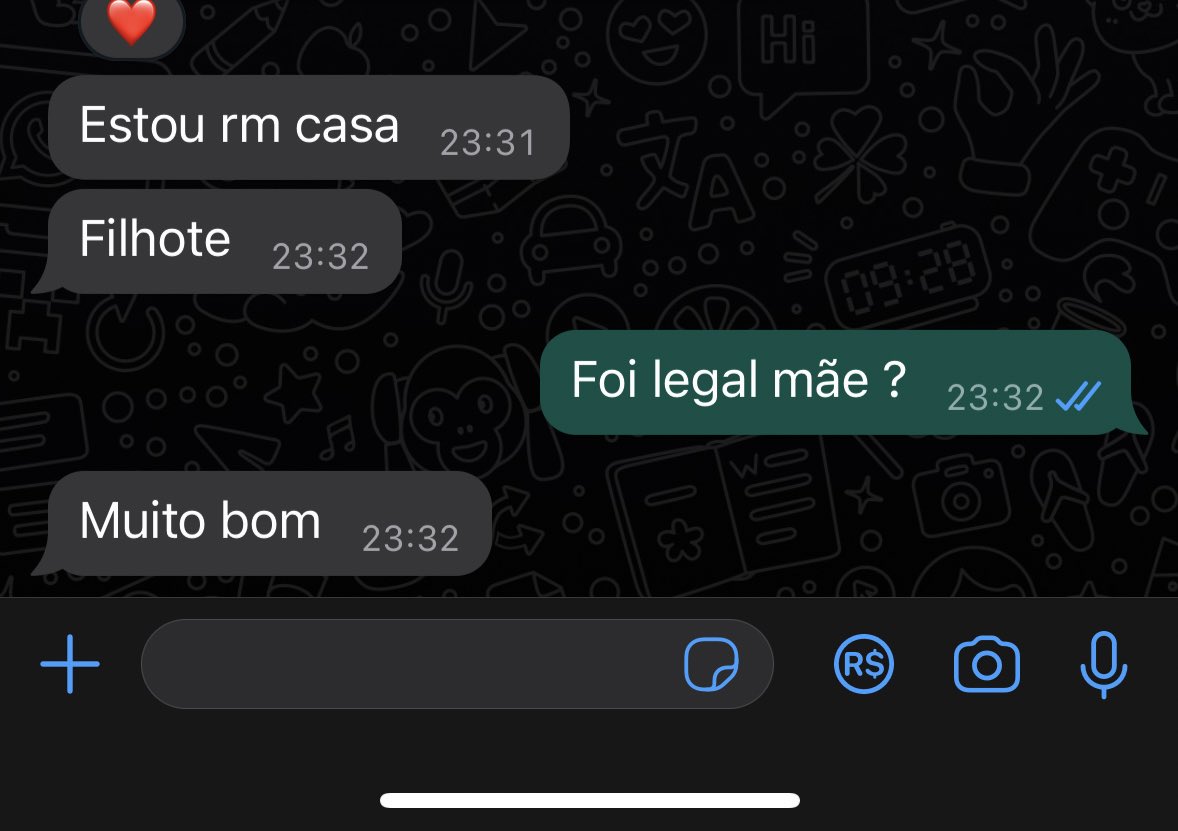 souzjfe's tweet photo. E minha mãe que tá dizendo pra mim que tá saindo de casa e me manda  mensagem quando volta. 🥰 Acho que ela tá fazendo o que queria que eu fizesse quando ainda estava na casa dela kkkkkk https://t.co/qBswMxPMUK