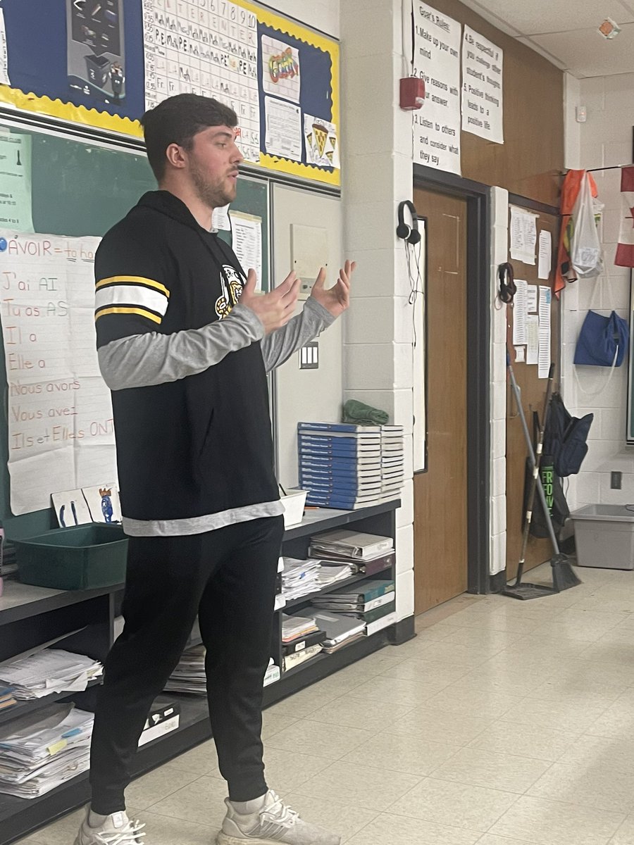 Richmond Street Public School (@richmond_public) on Twitter photo Fun day at Richmond with Anthony Federico #91 defensive end on the hamilton Ti-Cats who visited classes with the importance message of perseverance and over coming challenges to reach our goals. Thanks again for the exciting visit <a href="/Ticats/">Hamilton Tiger-Cats</a>! Fun day at Richmond with Anthony Federico #91 defensive end on the hamilton Ti-Cats who visited classes with the importance message of perseverance and over coming challenges to reach our goals. Thanks again for the exciting visit <a href="/Ticats/">Hamilton Tiger-Cats</a>!