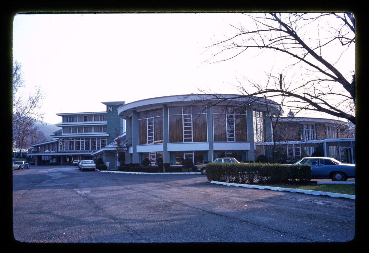 old roadside pics on Twitter "nevele, ellenville, new york, 1976"