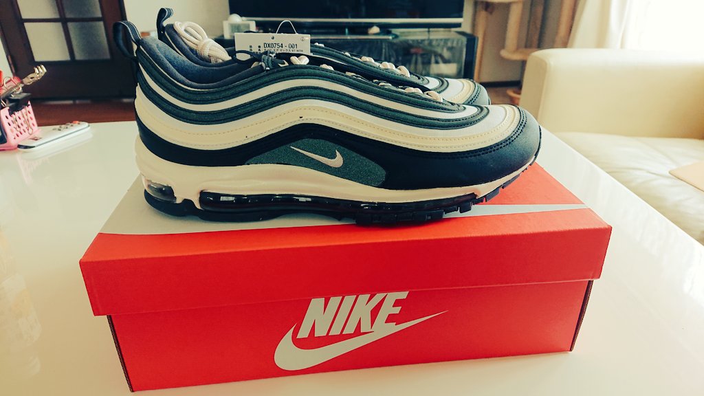 m8ZjxYAQsR84SX2's tweet photo. #しれっと着弾
NIKEさんで30%OFFやってます👟
Nike Air Max 97 WTR "Black/White/Phantom/Coconut Milk"
#首ニキ袋 から97MAX気になってました🤭
#お得97MAXこれで11759円
#青森のスニカス
#asicsa
#嫁の冷たい目線
#ココナッツの匂いは無いが夜光る https://t.co/gM1nkr9pbt