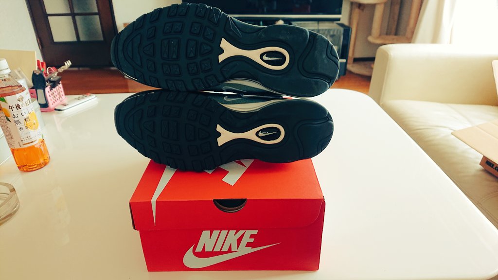 m8ZjxYAQsR84SX2's tweet photo. #しれっと着弾
NIKEさんで30%OFFやってます👟
Nike Air Max 97 WTR "Black/White/Phantom/Coconut Milk"
#首ニキ袋 から97MAX気になってました🤭
#お得97MAXこれで11759円
#青森のスニカス
#asicsa
#嫁の冷たい目線
#ココナッツの匂いは無いが夜光る https://t.co/gM1nkr9pbt