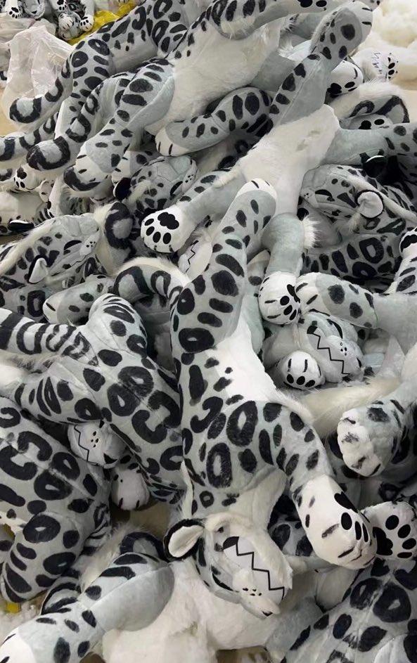 🖤Creep Cat Toy Co.🖤 on Twitter: "Snow leopards, wolves and V2 spotted