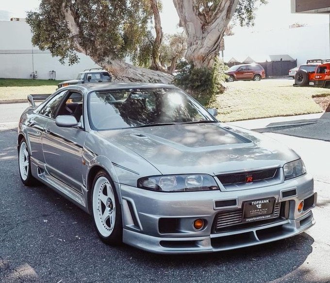 Nissan GT-R R33