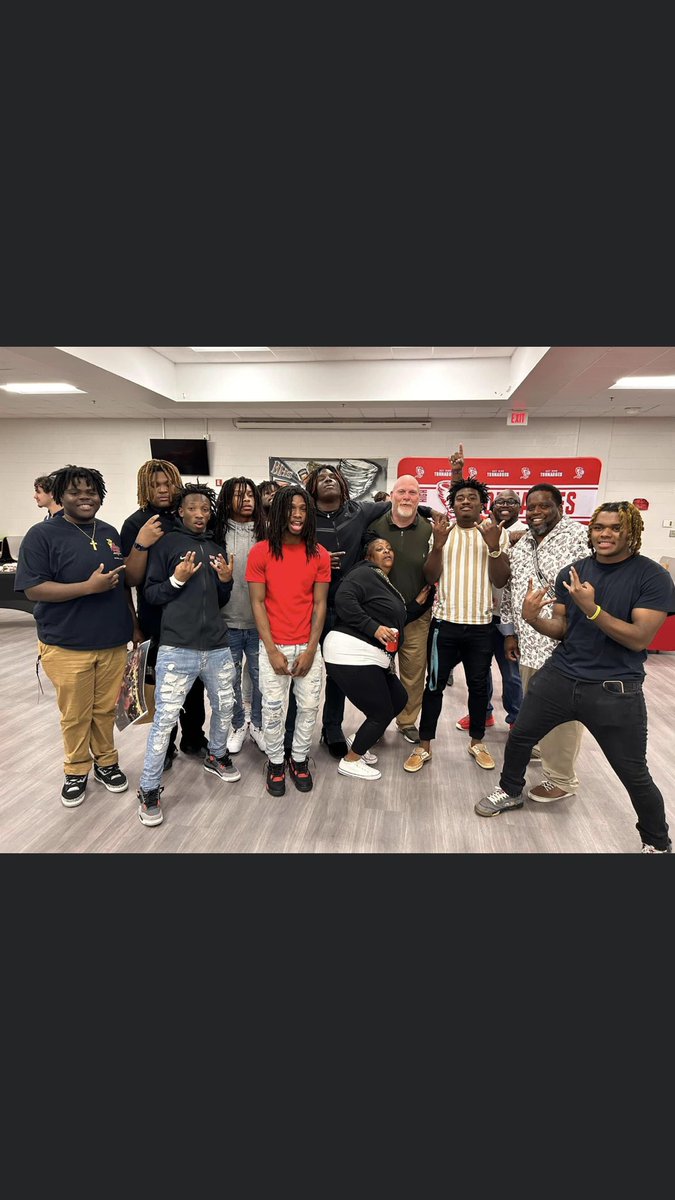 BayHighFball959's tweet photo. Great Time Celebrating With The Team Tonight At The Banquet…. Love These Folks!!!! #Restored #County&amp;DistrictChamps https://t.co/23HePbt9k0