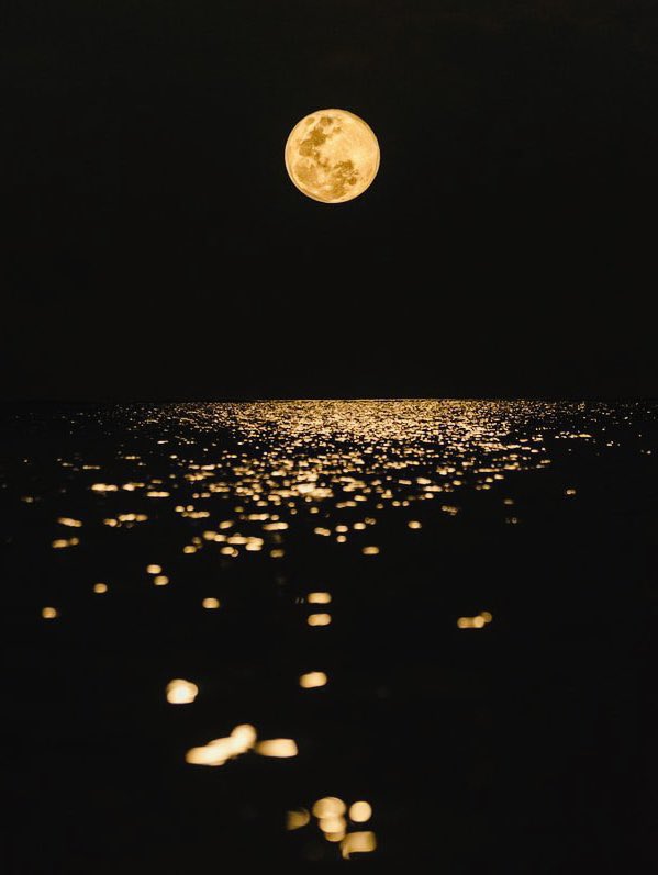 el mar y la luna