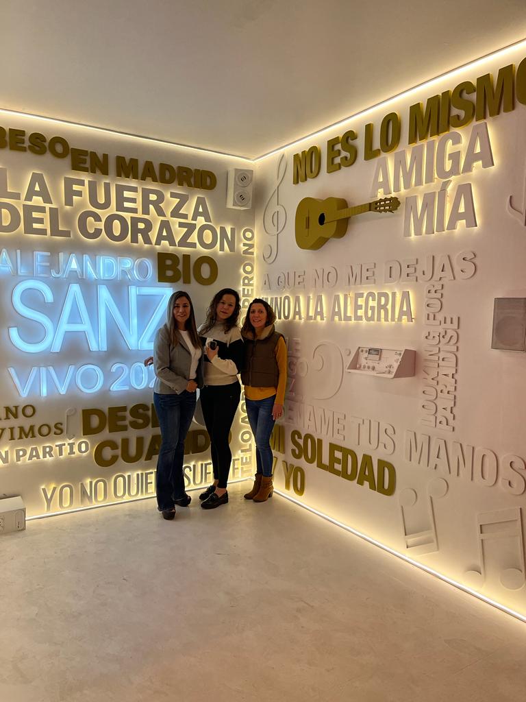 paopo's tweet photo. Para @AlejandroSanz 🤩.
@evetm30 @Palihuevo @lopdaniela https://t.co/mhwhRTPgf3