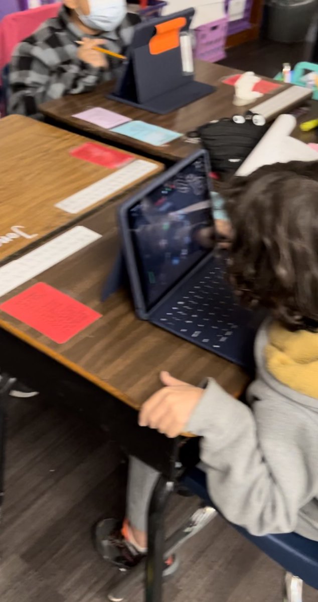 StarnesScholars's tweet image. What excitement of not only learning GarageBand, but implementing and sharing with others! 🎸 🎤
My @gheeagles are ROCKING it!! Thanks #RISDAIM. 💜💜 @its_morgancave @RISDiTeam
#4thgradeROCKS #techtime