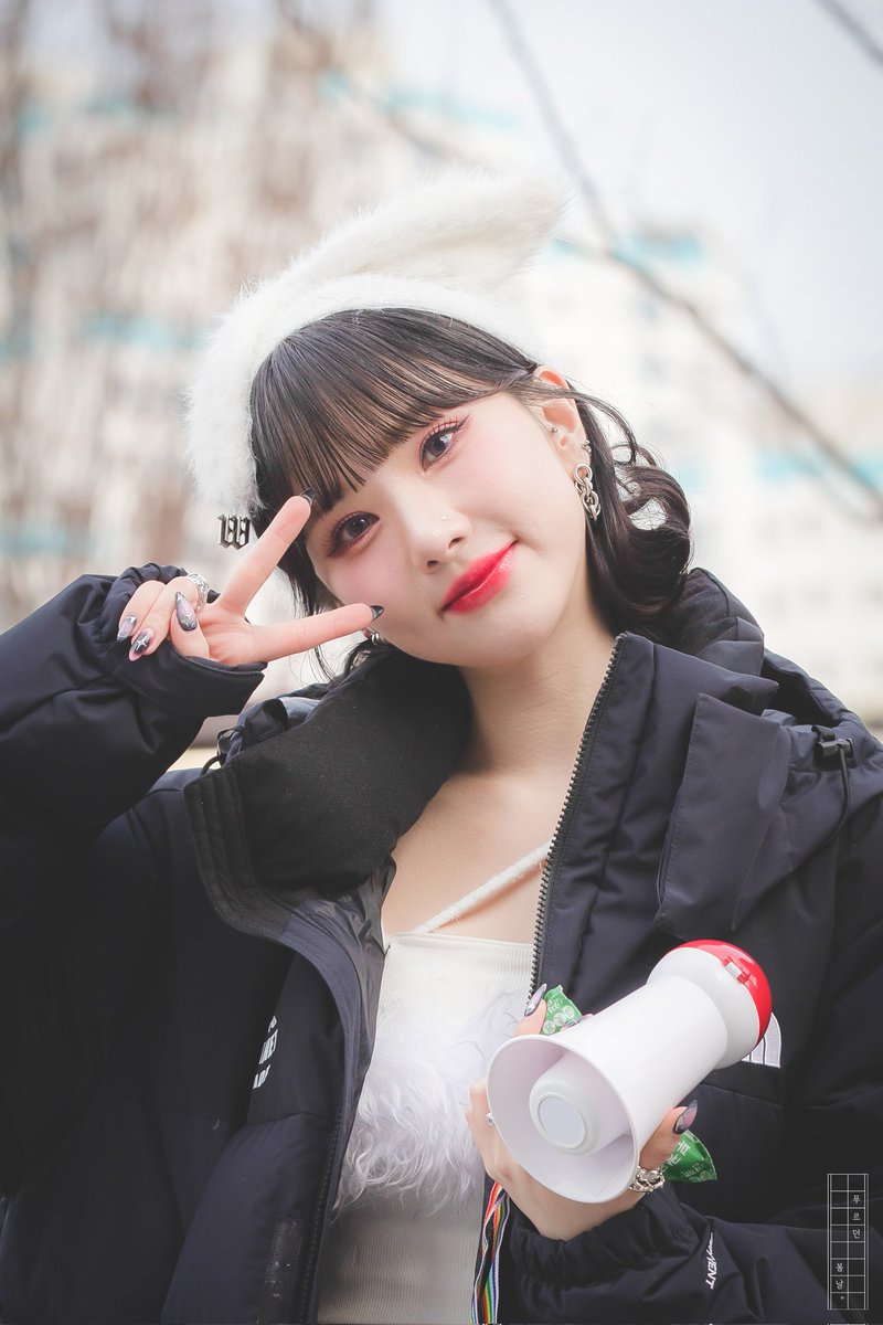 I_GFRIEND's tweet photo. 230209 미니팬미팅 비비지(VIVIZ) 은하(EUNHA) 고화질

@GFRDofficial #은하 #EUNHA #PullUp #정은비 #ウナ #비비지 #VIVIZ @VIVIZ_official https://t.co/uT6yXWnsYJ