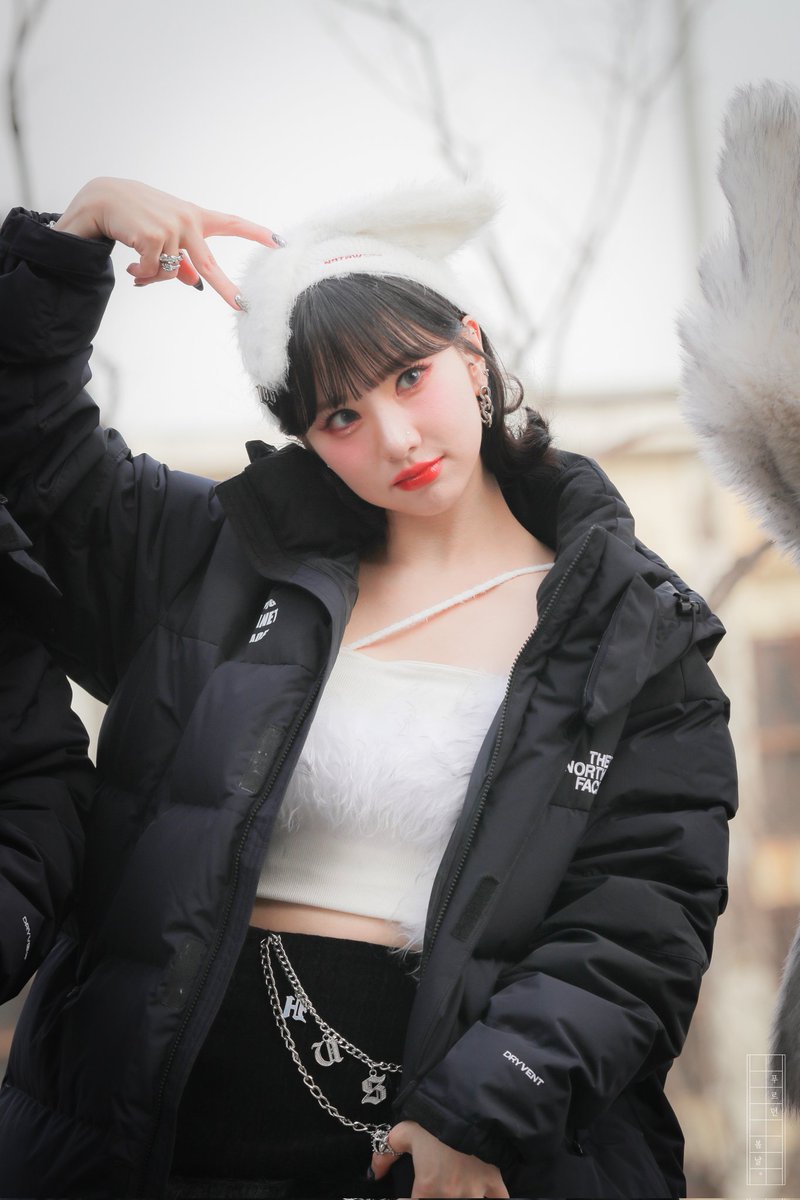 I_GFRIEND's tweet photo. 230209 미니팬미팅 비비지(VIVIZ) 은하(EUNHA) 고화질

@GFRDofficial #은하 #EUNHA #PullUp #정은비 #ウナ #비비지 #VIVIZ @VIVIZ_official https://t.co/uT6yXWnsYJ