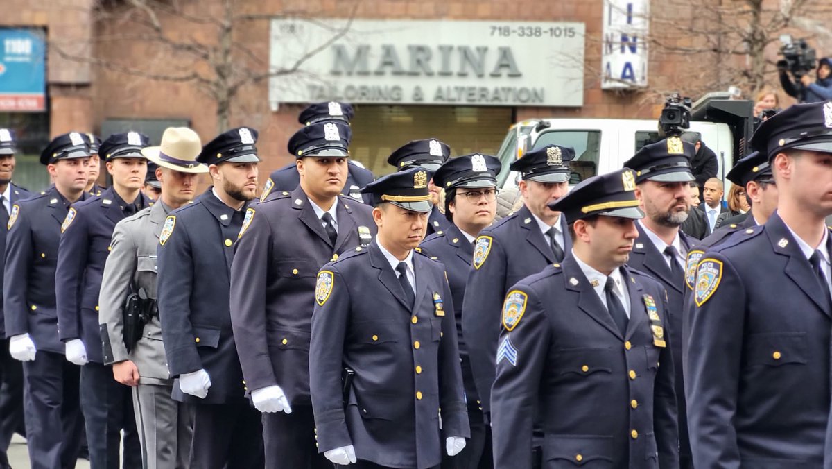 Viral News NY On Twitter NYPD Officers From The 66th Pct Line Up To Viral news ny on twitter nypd officers from the 66th pct line up to