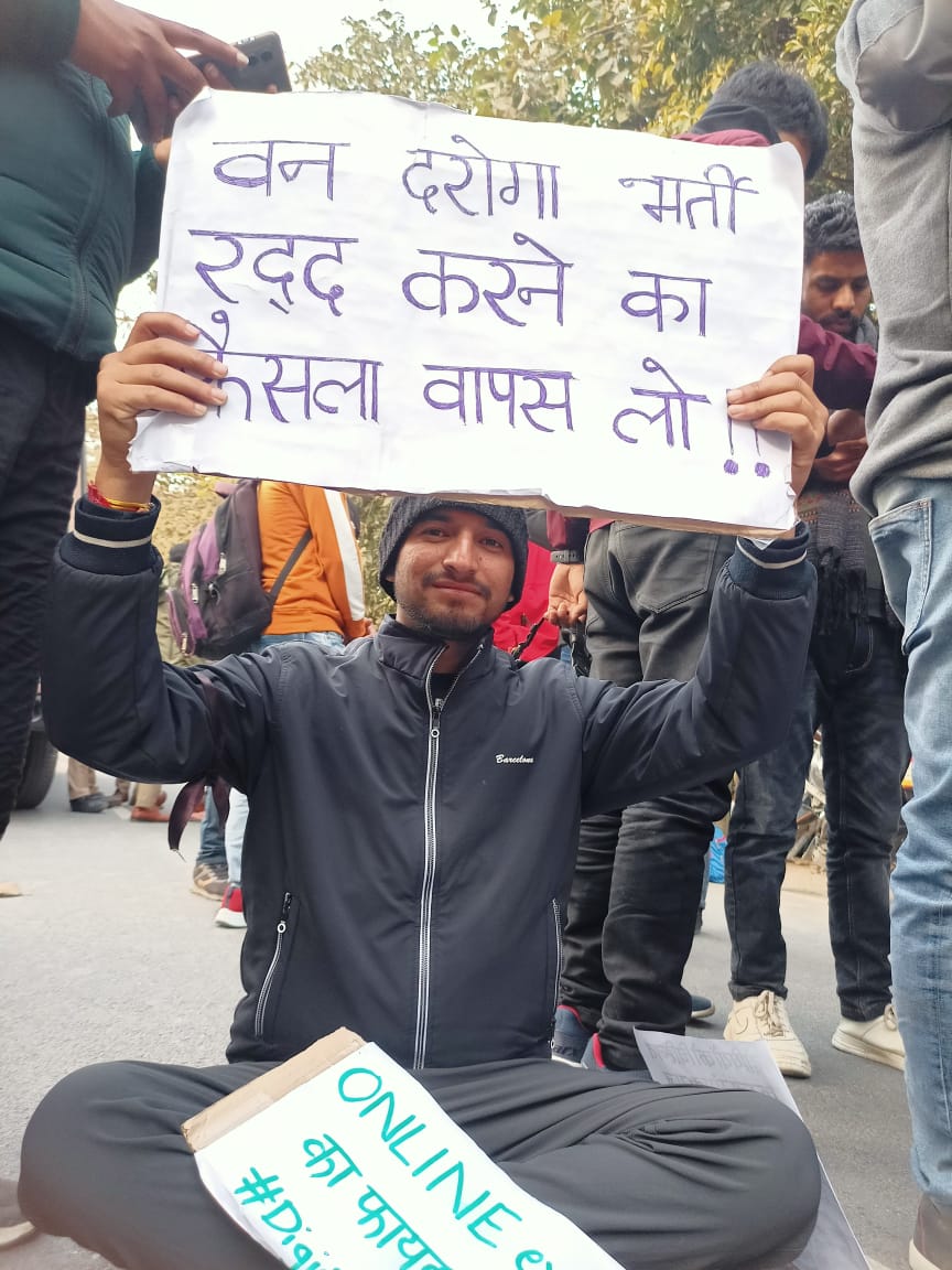 GauravB75239936's tweet photo. @abhinavthaparuk @narendramodi @AmitShah @PMOIndia @pushkardhami @tsrawatbjp @AshokKumar_IPS @KaranMahara_INC @UKGaneshGodiyal @incpritamsingh #VanDarogaExam
Save our 4 years
save Van Daroga 2019.
ONLINE EXAM me har state me segregation hota hai to uttarakhand me kyu nahi ?
Segregation is possible in Online Van daroga exam -(ex chairman UKSSSC)
#Boycott_BJP
Justice for #VanDarogaExam https://t.co/j4XrfNJI90