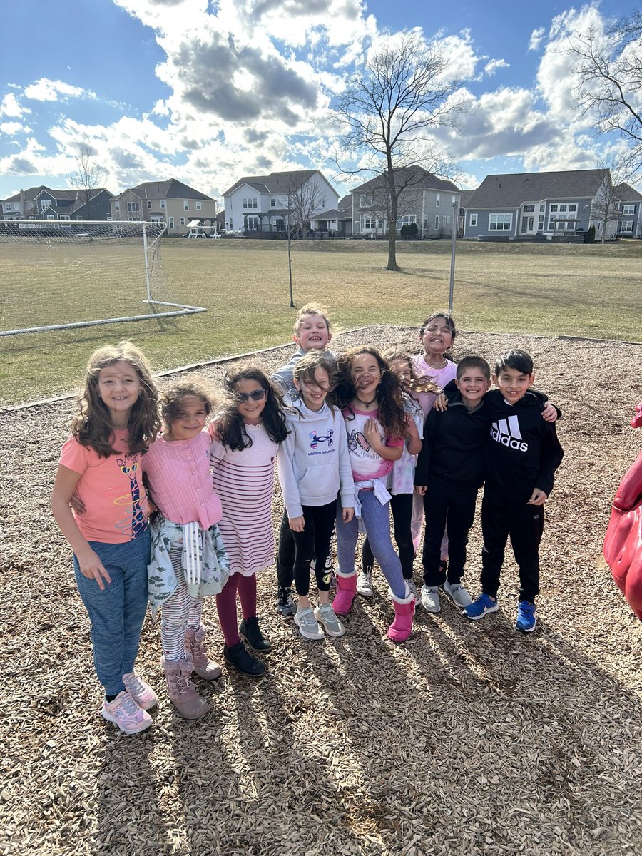 68° in February?? ☀️ That calls for extra recess! <a href="/HilliardWolves/">Washington Elem</a>