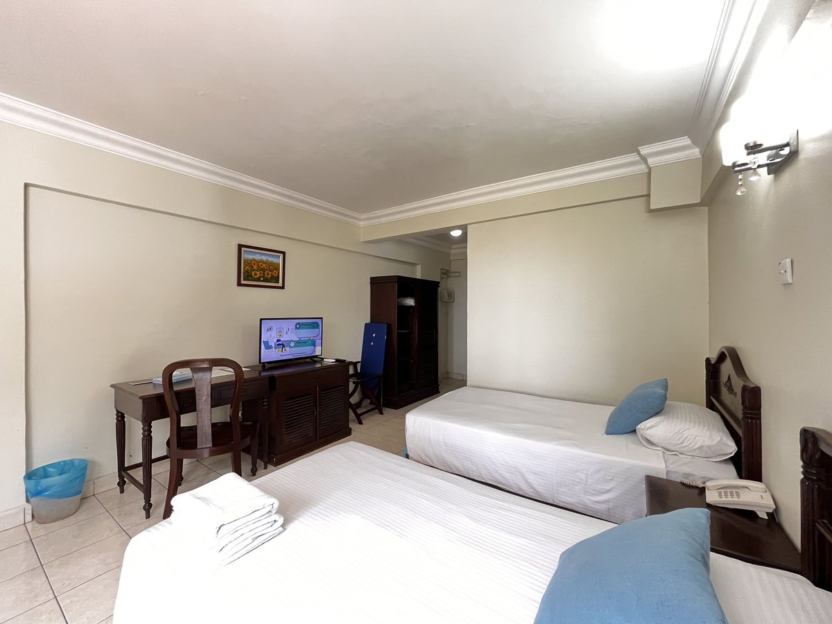 suriaresorts's tweet photo. Simple and nice deluxe room for 2 pax. Book your room now online and get the best rate available. 

#eryabysuria #tourismpahang #tourismmalaysia #cherating #cuticutimalaysia #malaysiatrulyasia https://t.co/SYq9E0VuSj