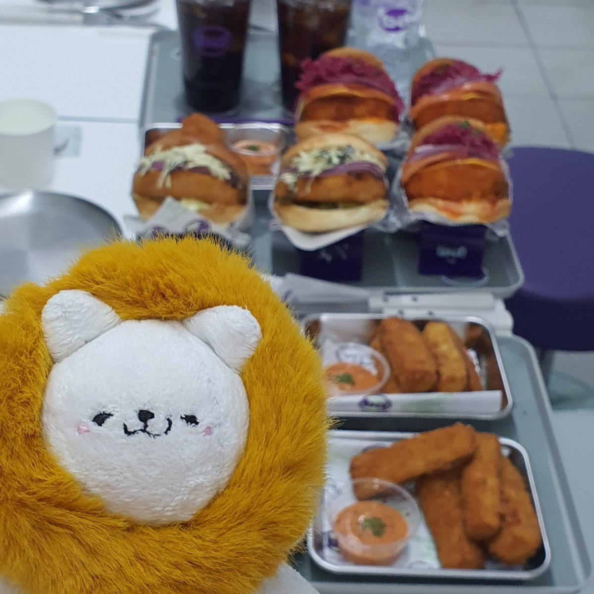 mingnya92's tweet image. 새우버거 먹으러 왔다😺
새우패티가 아주 통통하다😻

#새우버거 #bd버거 #buger #일상 #daily #foodlover