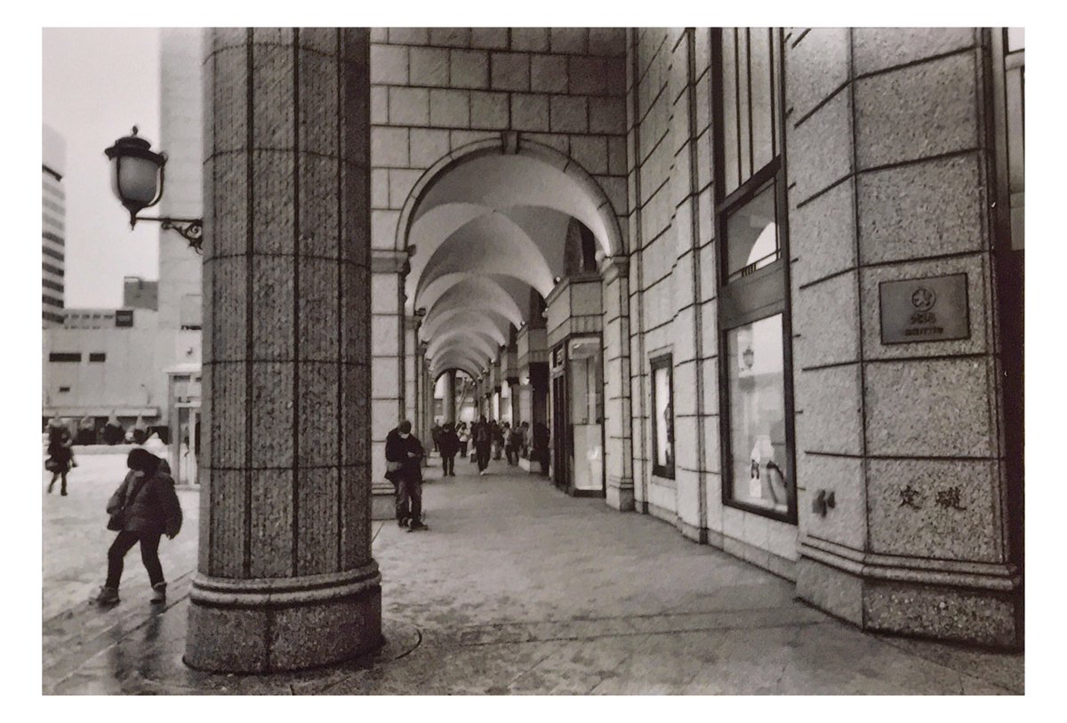 大丸札幌店。2023.01.07
Leica M6 Summaron 28mm F5.6 FujiFilm PRESTO400
#leica #leicam6 #monochrome #filmphotography #streetphotography #daimaru #大丸札幌 #departmentstore #sapporo