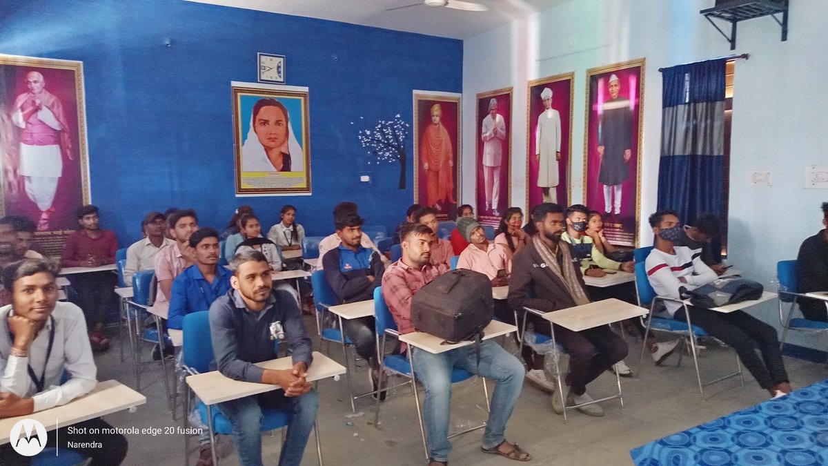 Narendra_DMC's tweet photo. Screening  "Dur Se Namaste" at Atal Bihari Bajpeyi College Pandatarai, Kabeerdham.
@jobzachariah @abhisheksinghDP) @usaid_india @USAIDIndiaMD https://t.co/emQAjJm1oy