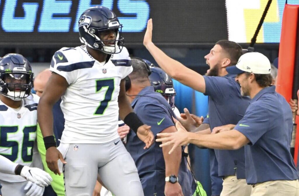 12th Man Rising on Twitter: