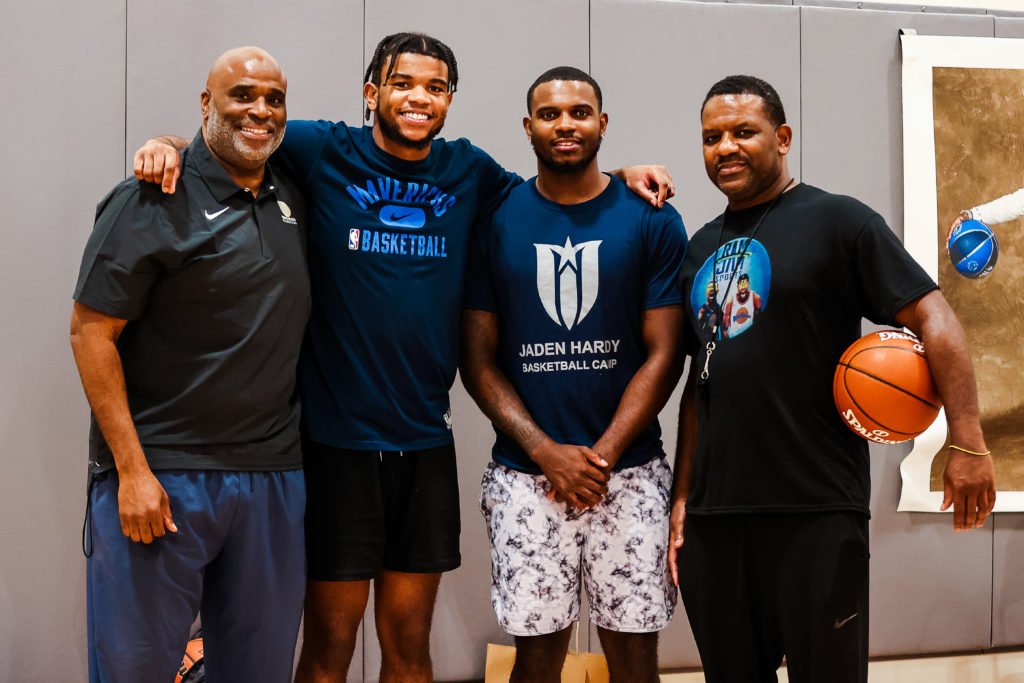 DwainPrice's tweet photo. The Hardy boys were destined to become pro basketball players, according to their father, Ramsay Hardy. Shooting guard Jaden Hardy is a rookie with the @dallasmavs. Point guard Amauri Hardy is in his rookie season with the G League's Texas Legends.
https://t.co/kznKeUhsDk https://t.co/HJUuMrv3Yr