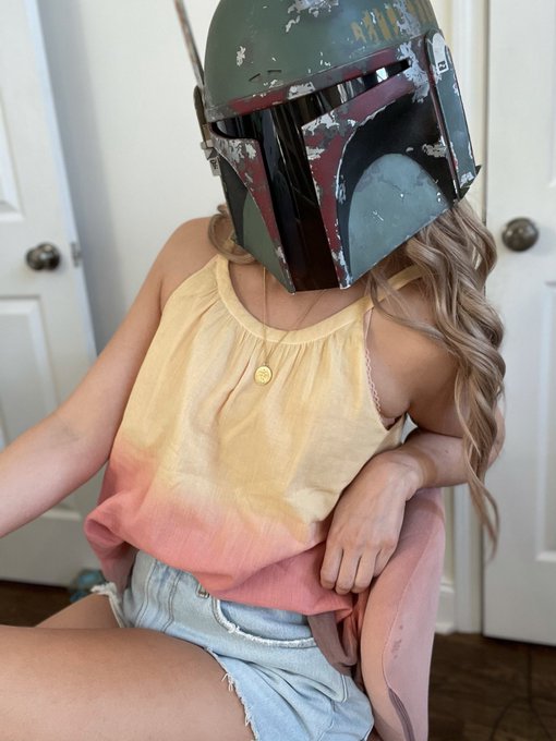 Summer Padme vibes. Can&rsquo;t wait for the weather to warm up! Definitely a spring/summer child. https://t<a href="/tag/slaveleia"class="tags"><span>#slaveleia</span></a>