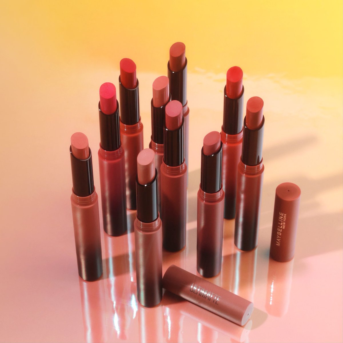 메이블린 뉴욕, 얼티매트 립스틱 신규 컬러 
#더무드에디션 ❤️

지난해 2월 출시하여 인기리에 판매 중인
얼티매트 립스틱!🤩
부드럽고 당당한 애티튜드를 더할 수 있는 
누디 한 톤 온 톤 쉐이드가 추가된 
얼티매트 ‘더 무드 에디션’ 총 4가지의 신규 컬러! 💄