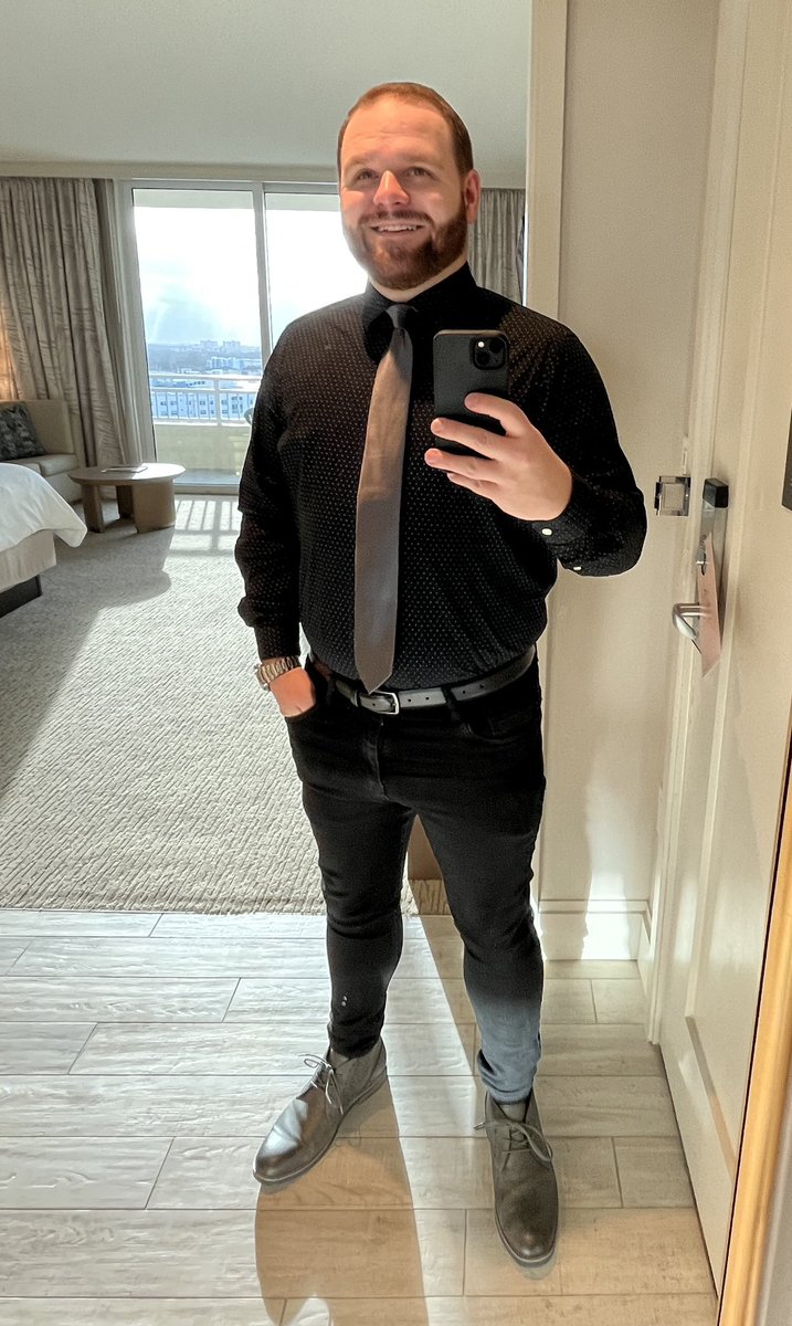 imK3VL4R's tweet photo. Dapper as f in Miami. And oh yeah I sealed the deal and got the job. Let’s go! 🥳🤩 https://t.co/IW0QnbSzZX