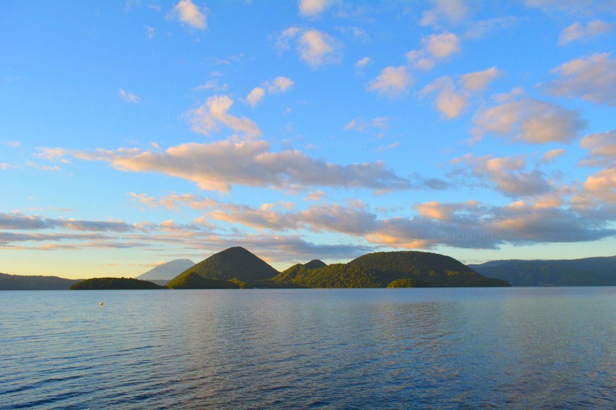 夕方の洞爺湖

#洞爺湖 #landscape #landscapephotography #landscapes #landscapepainting #bestphoto_japan
#art_of_japan #color_jp #as_archive
#ig_japan #photo_shorttrip #unknownjapan #whim_life #bestphoto_japan #写真好きな人と繋がりたい #湖 #風景写真 #カメラ好きな人と繋がりたい #山