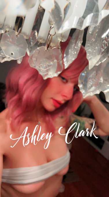 It&rsquo;s pay day &amp; The first thing you should be doing is draining your bank into my Cashapp. Send now loser