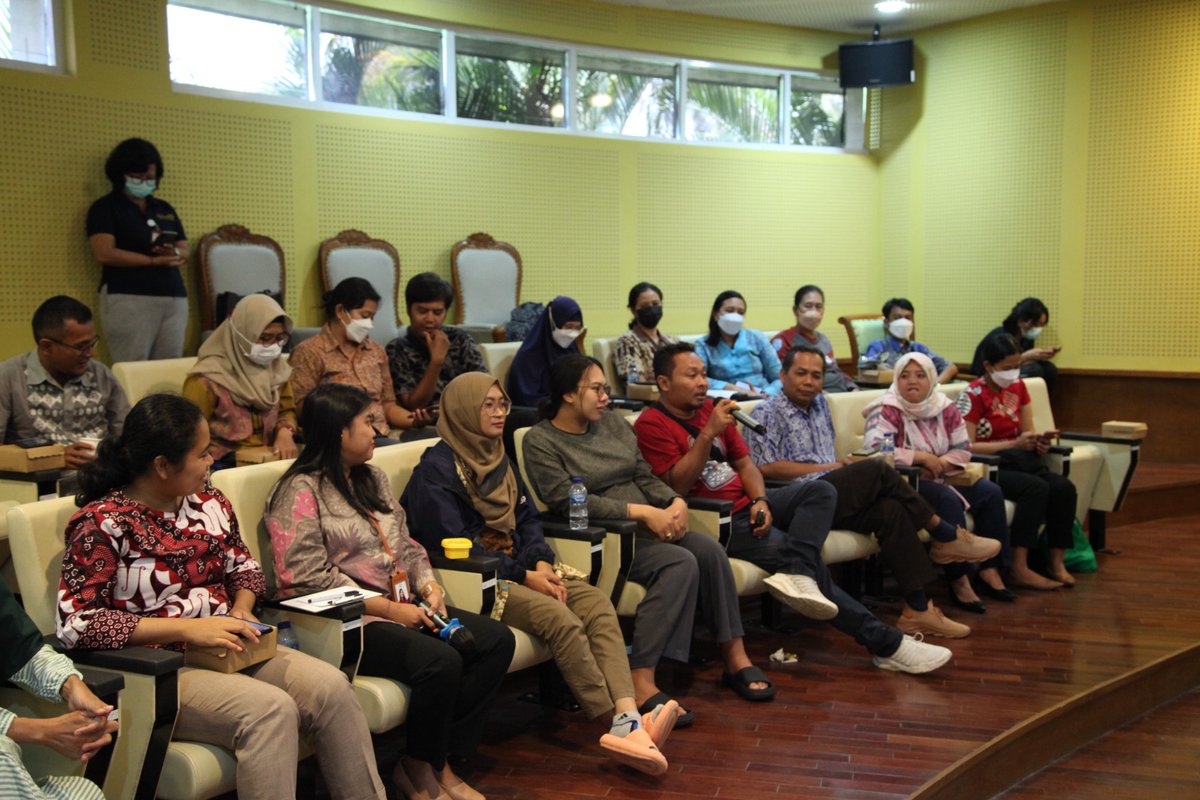 Jembrana (10/2) Sosialisasi kesehatan dengan tema "Manajemen Stres" oleh dr. Putri Yuni dari <a href="/BaliMed_Negara/">RSU BaliMéd Negara</a>

#PusdatinKKP #PusdatinKKPjuara #PusdatinBerAKHLAKjuara #KKKThrive #EkonomiBiru #KKPGOID #BPISDKP #InFoMarFish