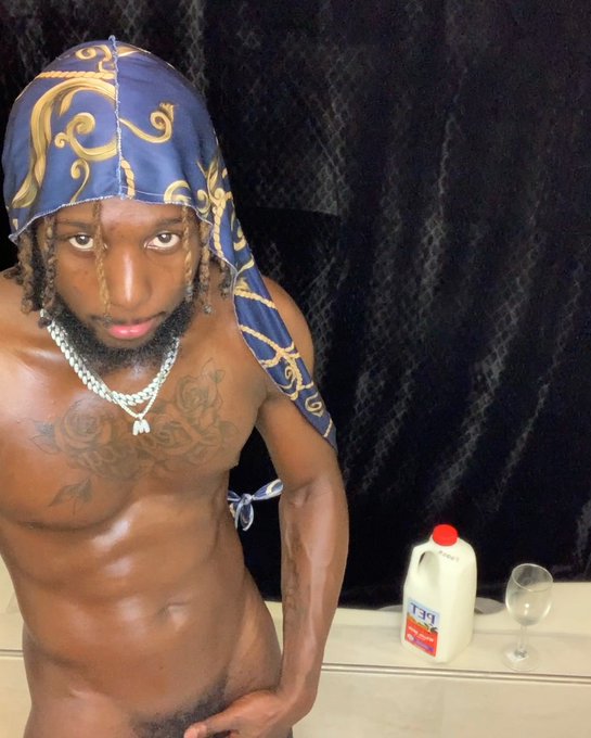 DickOloyt&rsquo;N 🤤 https://t.co/h2FJ3ybCvk